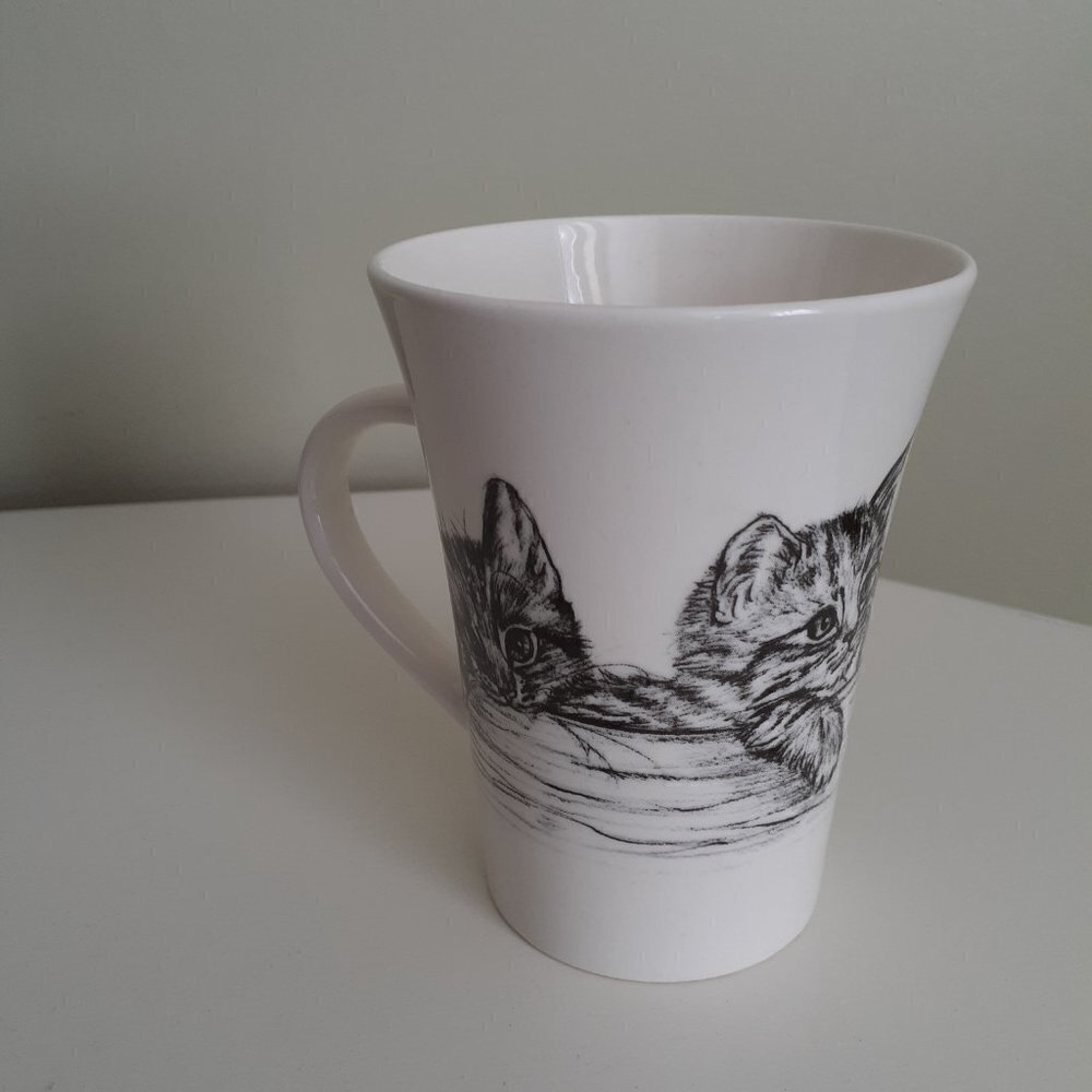 Cheri Lane Forty Winks Mug designed by Steve O'Connell White with Kittens - Picture 4 of 8